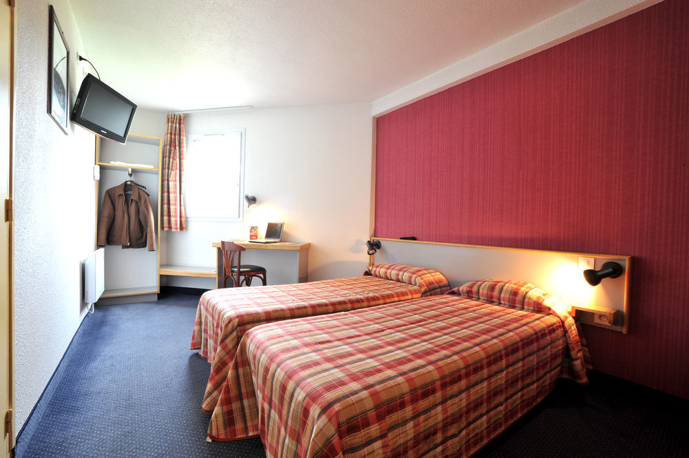The Originals Access, Hotel Clermont-Ferrand Nord Chateaugay Exterior photo